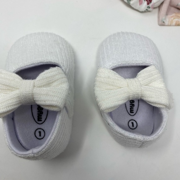 Bundle of Baby Girl Headbands & Shoes - Picture 6 of 8